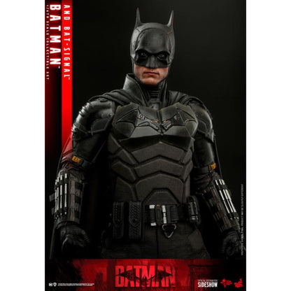 Hot Toys -Batman and Bat-Signal set