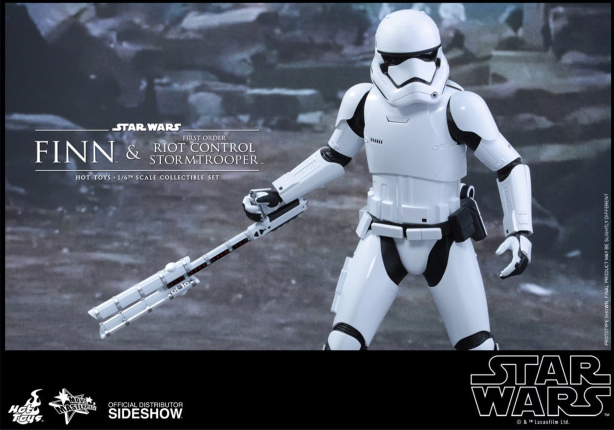 Hot Toys - Finn and First Order Riot Control Stormtrooper