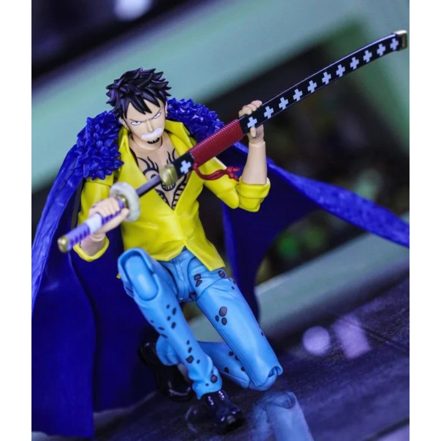 S.H.FIGUARTS - One Piece Trafalgar Law The Raid On Onigashima - 66053-4