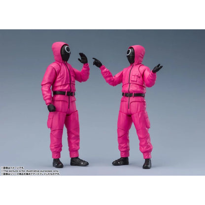 S.H.FIGUARTS - Squid Game Masked Worker/ Masked Manager - 63956-1